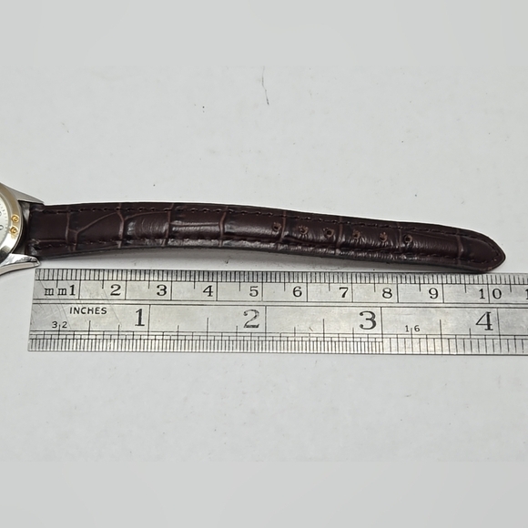 Womens Precision By GRUEN Two-Tone Diamond Accent Watch Leather New Battery - Picture 7 of 11